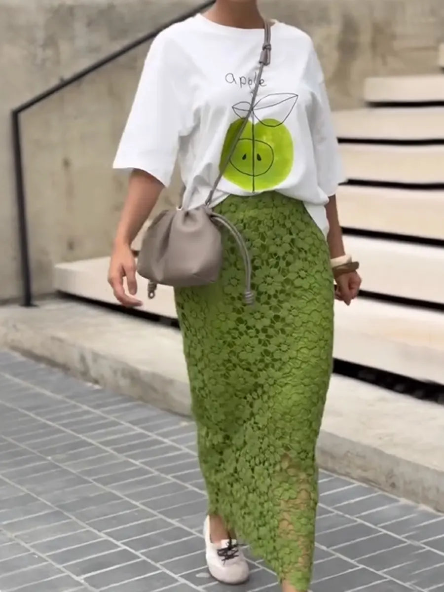 Women's Elegant Hollow-out Lace Slim-fit Skirt