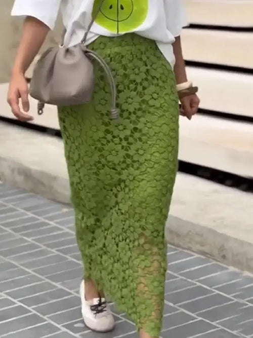 Women's Elegant Hollow-out Lace Slim-fit Skirt